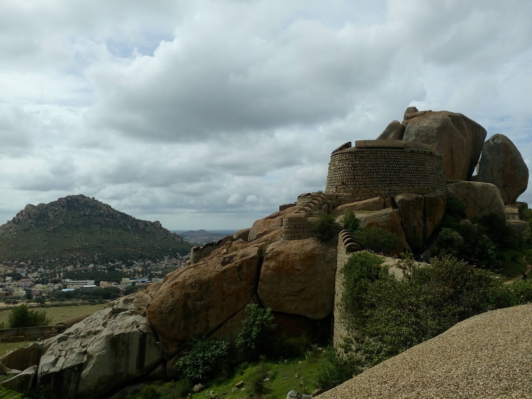 A stone fort bastion built into Chitradurga’s immense granite boulders
